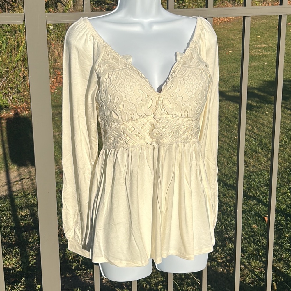NWT Elleborn Cream Long Sleeve Lace Top Shirt
